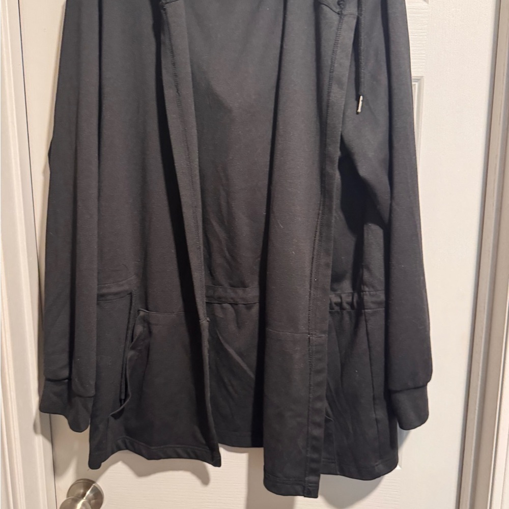 Women’s Black Hooded Utility Jacket with Front Pockets